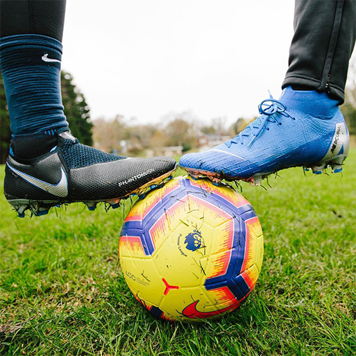 欧冠没看过瘾？快约上朋友们上场踢球啦！