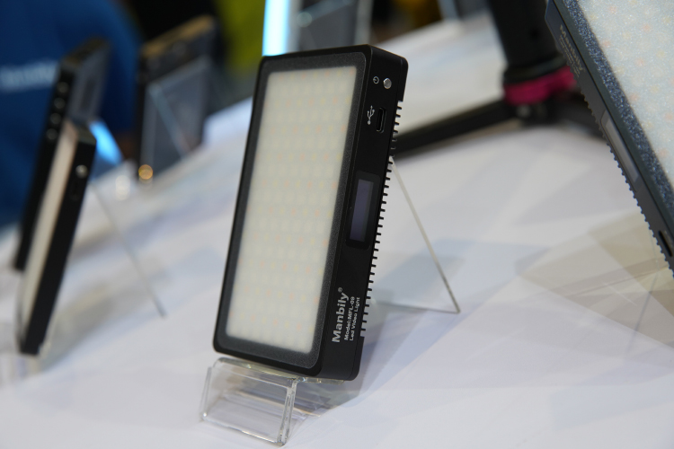 PI2020|稳定与灯光的魅力国产脚架品牌曼比利参展PI