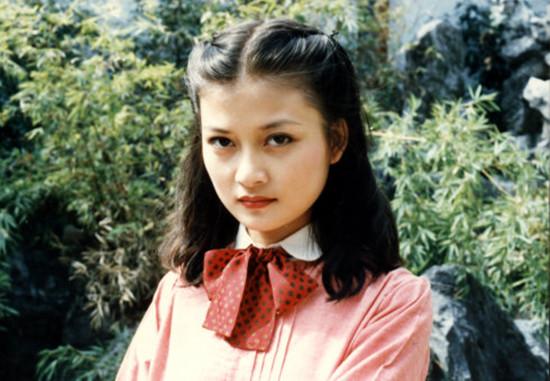 朱晓琳1984年妈妈的吻专辑完整版,朱晓琳第一次唱妈妈的吻歌曲视频