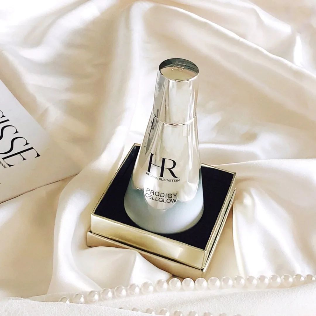 她给粉丝推荐几十块钱的平价产品，浴室里用的却是万元面霜？