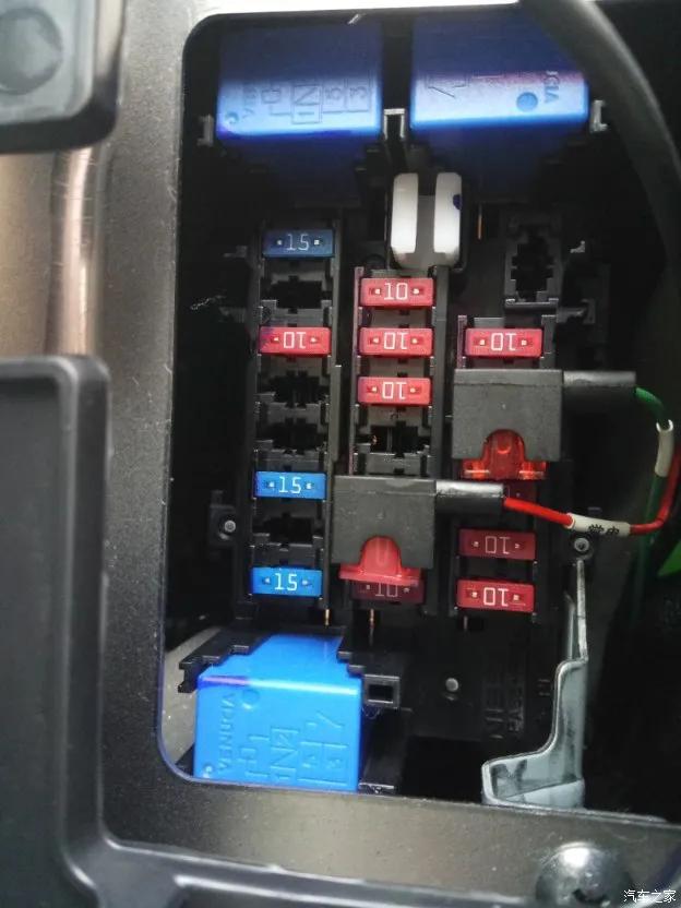 凯迪拉克中控台怎样加装视频系统,凯迪拉克如何安装流媒体记录仪