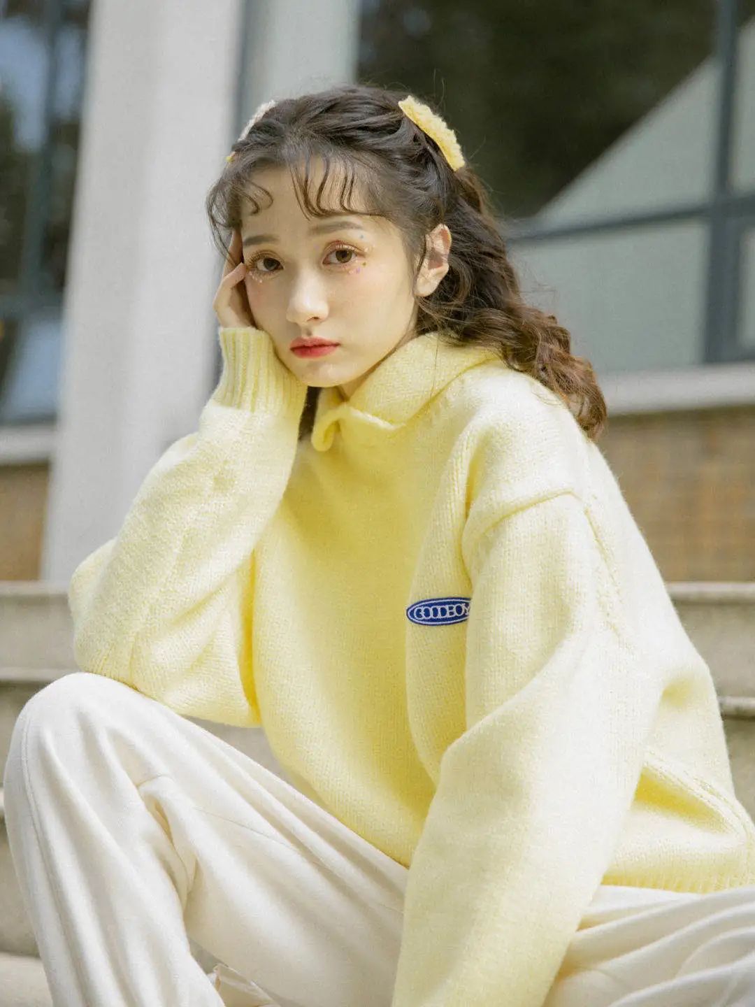 2021网红爆款发型短发戴狗啃刘海,头发2020流行发型显脸小