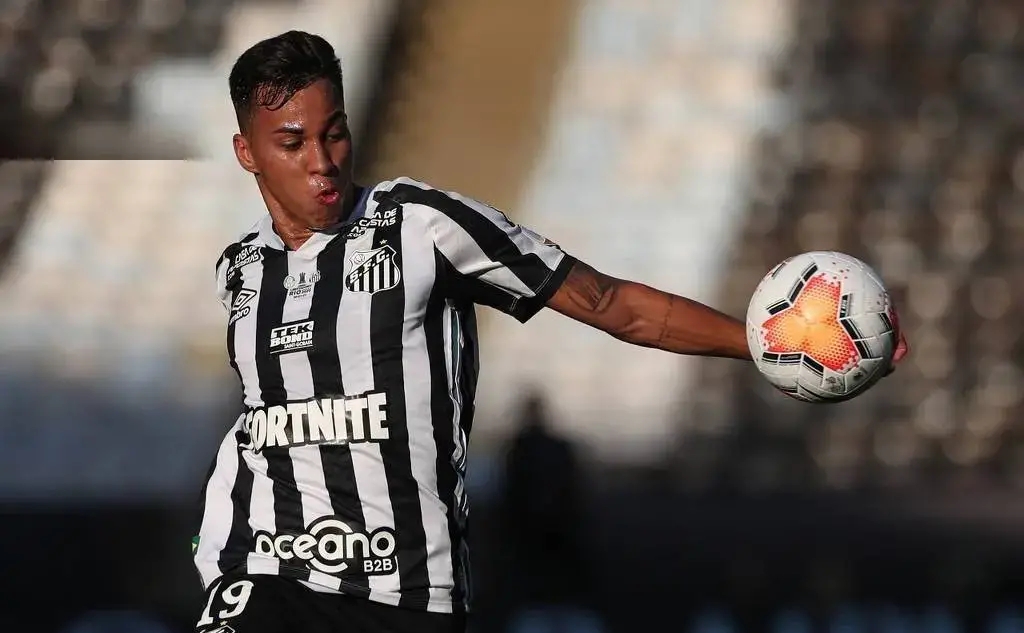 600万都不愿出！米兰被截胡，巴西19岁天才小将免签加盟尤文