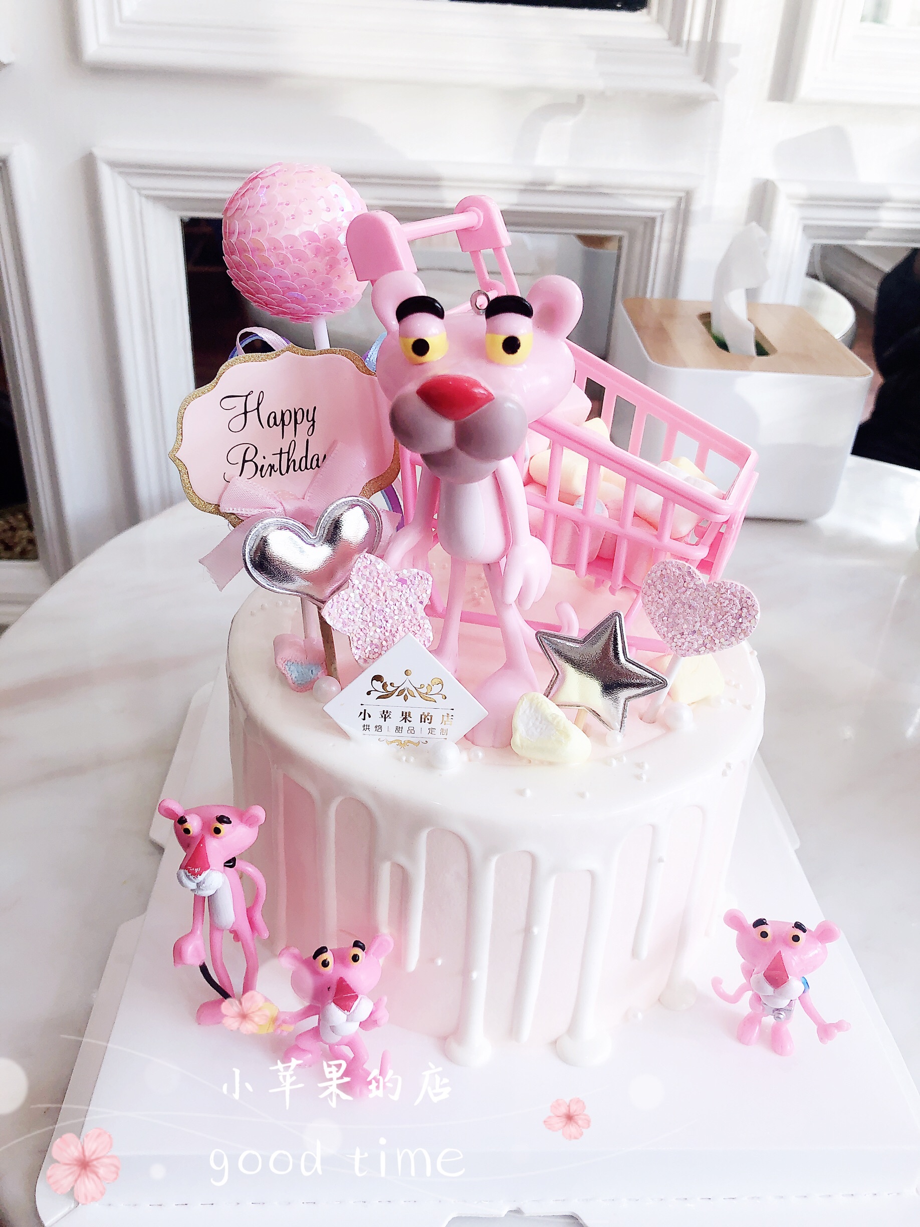 不限量的千层蛋糕全城狂送，挑战岳阳本土烘焙霸权的小苹果来啦