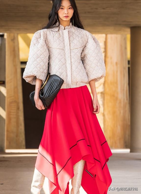 2020春夏巴黎时装周chanel秀场,2022秋冬首尔时装周bonbom