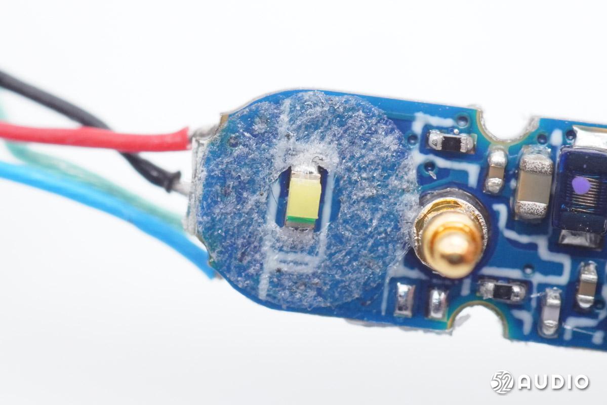 降噪真无线耳机jbl,轻量化监听耳机