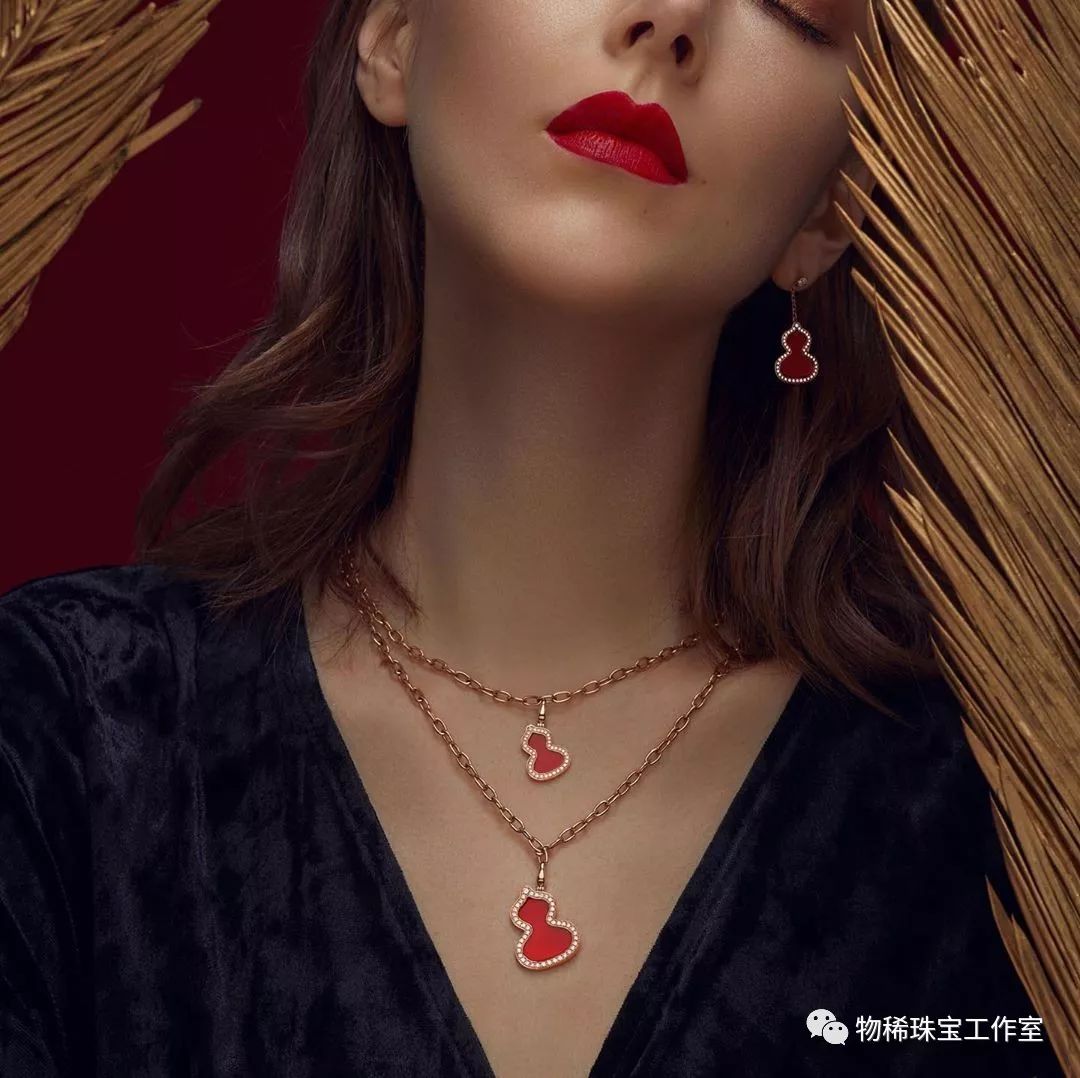 72岁女虎本命年戴什么首饰最好,本命年戴什么珠宝手链