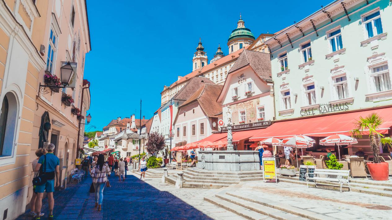 世界上最大的女性修道院,世界上第一座修道院是谁建立的