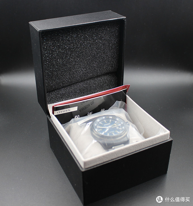 西铁城光动能手表有三个小表盘,西铁城光动能电波手表晚上能亮吗