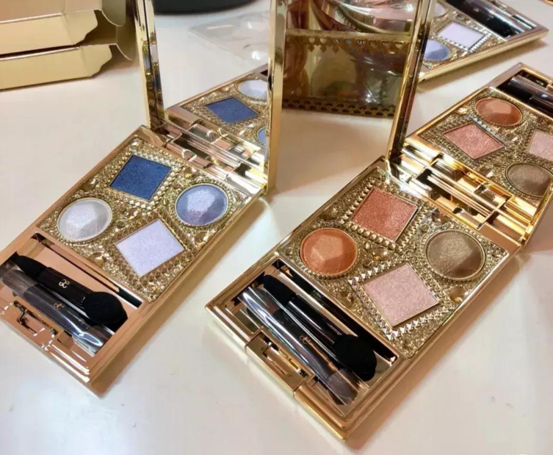 novo液体眼影试色好闪亮仙气十足,四色仙气紫色眼影盘