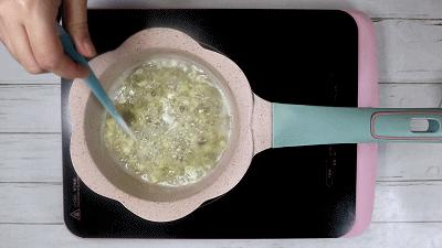 适合六个月宝宝喝的小米粥做法,7月龄宝宝第一口小米粥怎么弄