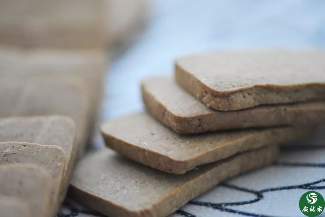 和圣八珍糕饼干,全家都能吃的养血补气粥