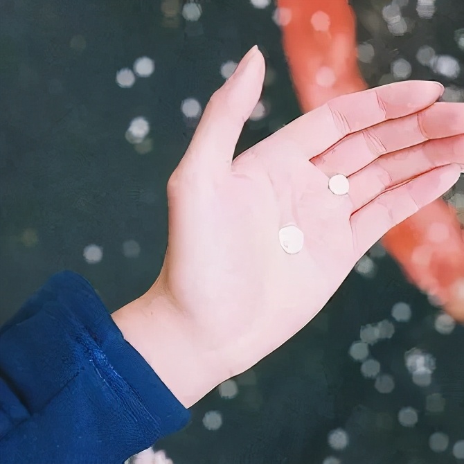 手脱皮是因为缺维生素吗,手脱皮主要是怎么造成的