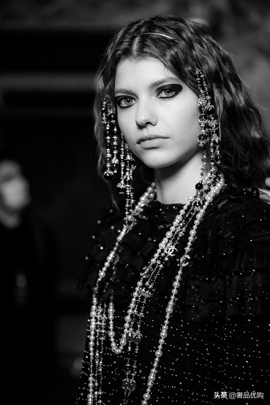 chanel首饰设计,chanel新款金色