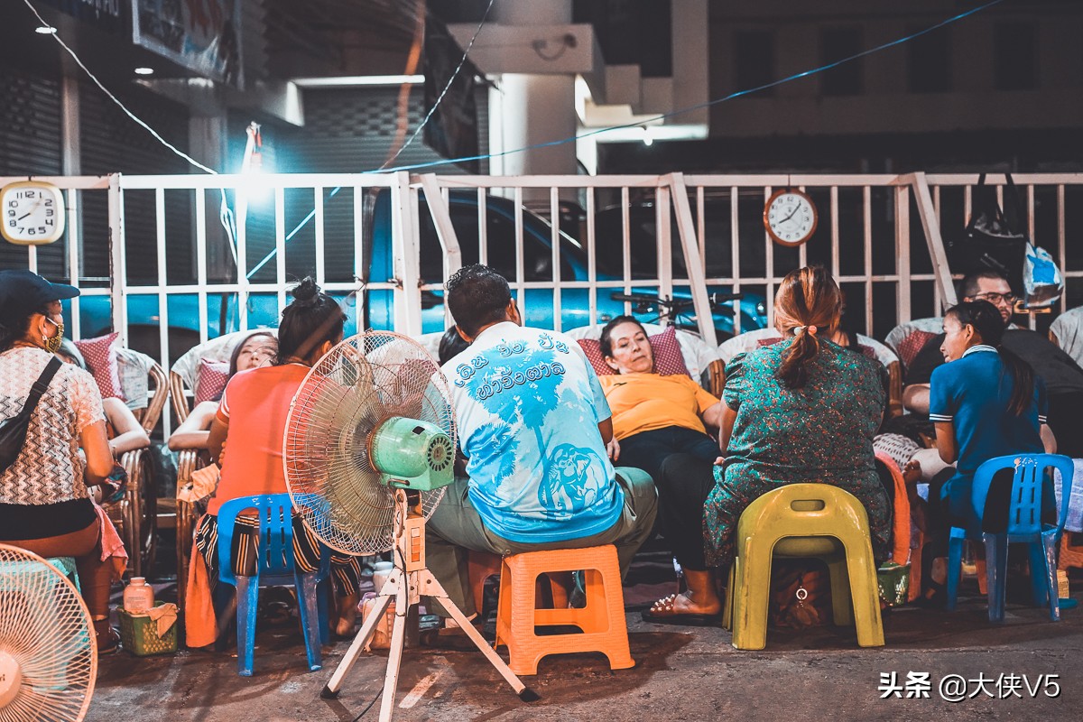 清迈周日夜市必买清单,清迈小商品批发市场