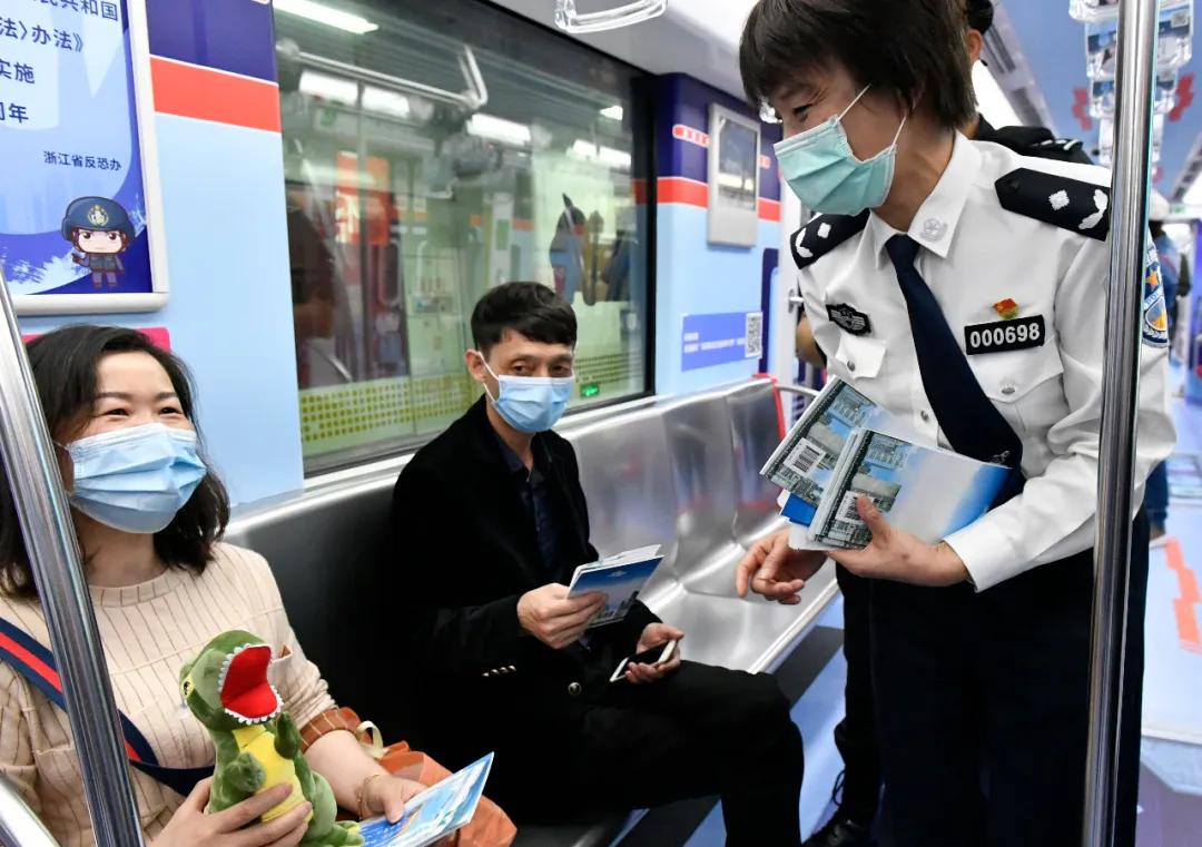 遇到反恐组织怎么办,遇到了反恐分子咋办