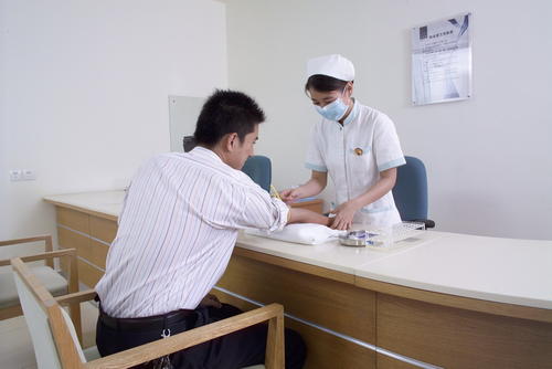 肠胃镜检查第一年正常第二年得癌,做肠胃镜检查出来肿瘤会怎么样