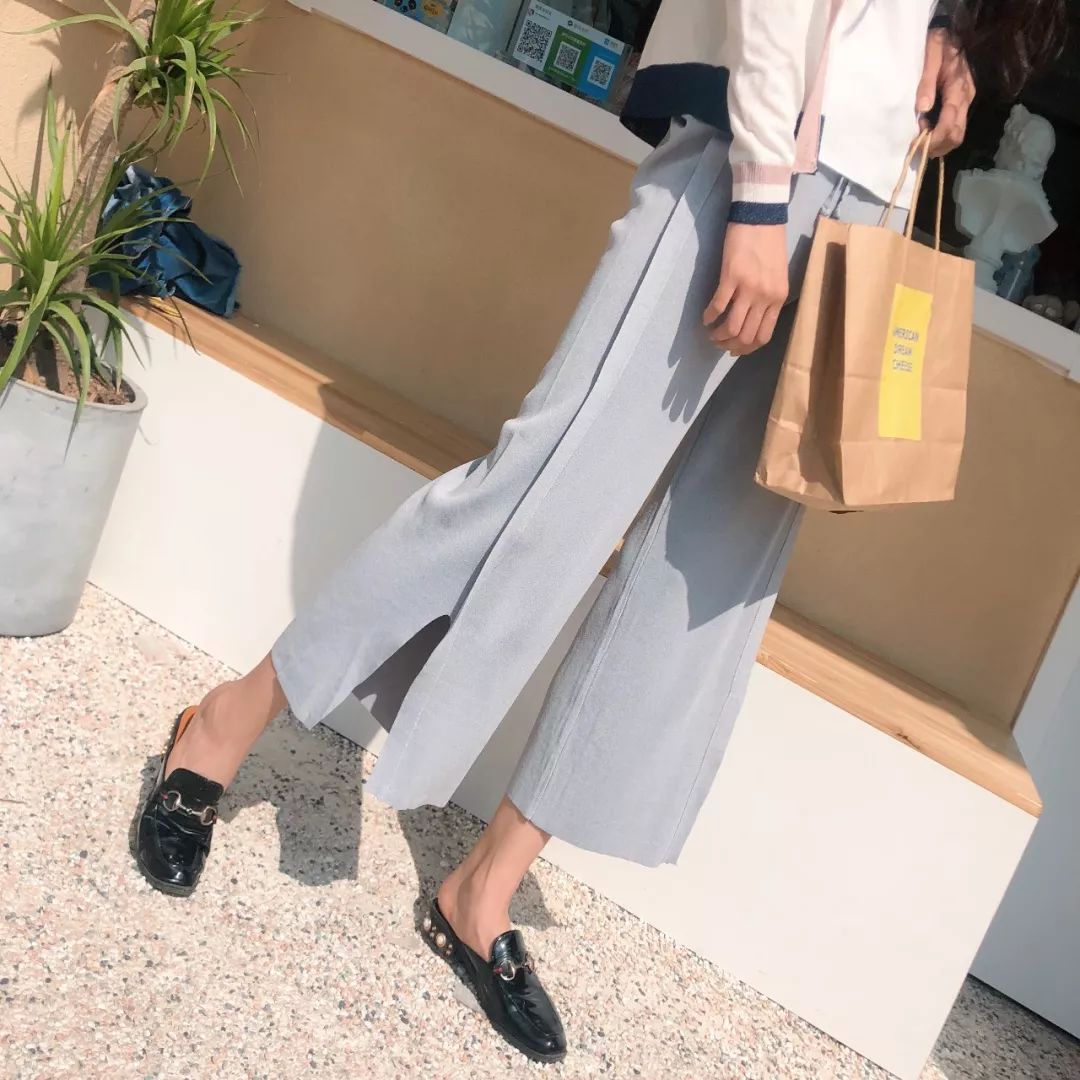 今年最火的流行裤子高腰阔腿裤,2020年流行阔腿裤还是窄腿裤