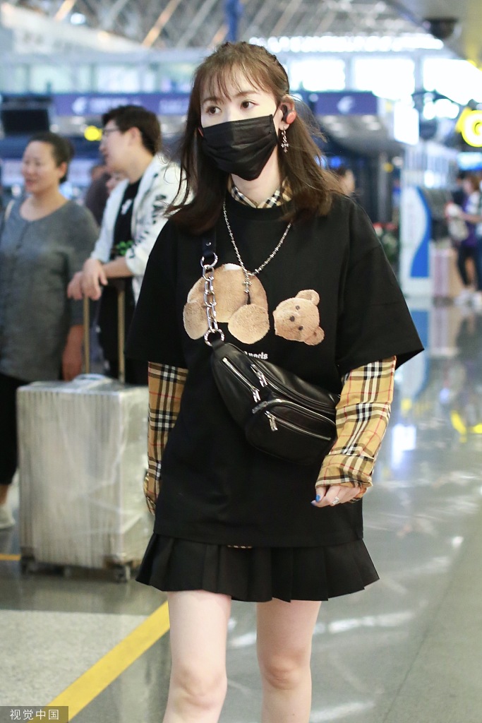 新女友才被马蓉骂成馊包子,王宝强就夜里零丁去前妻家接儿子了？