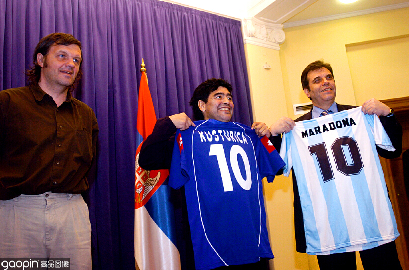 传奇球王贝利电影完结,足球传奇球王去世