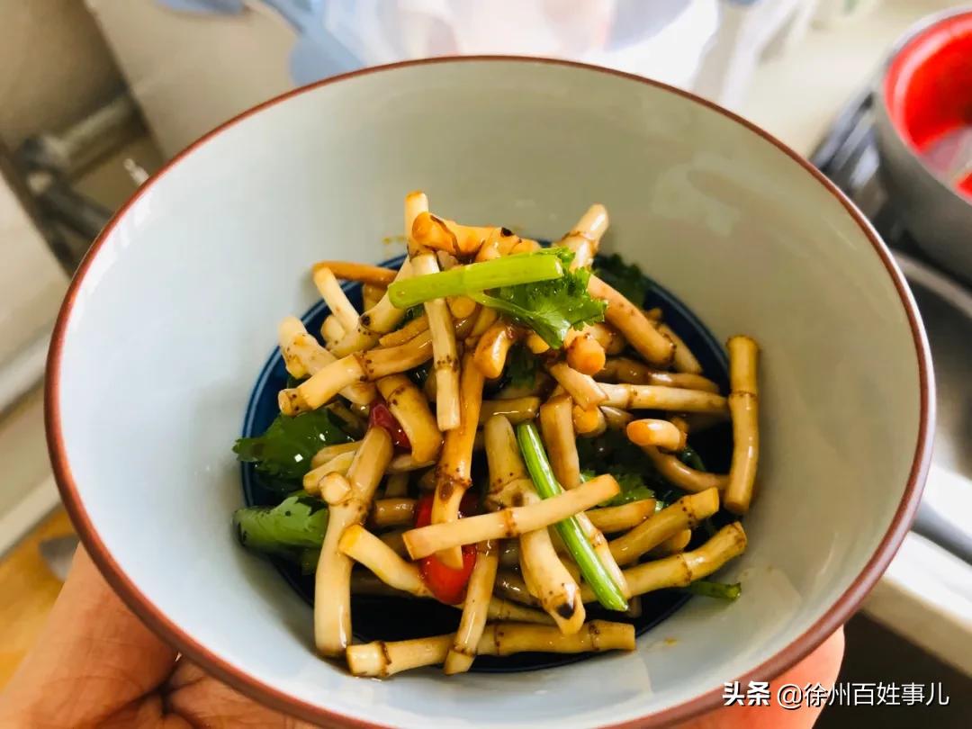 狗地芽、臭老婆、鸡屎藤，四川人给野菜取名真是鬼才！