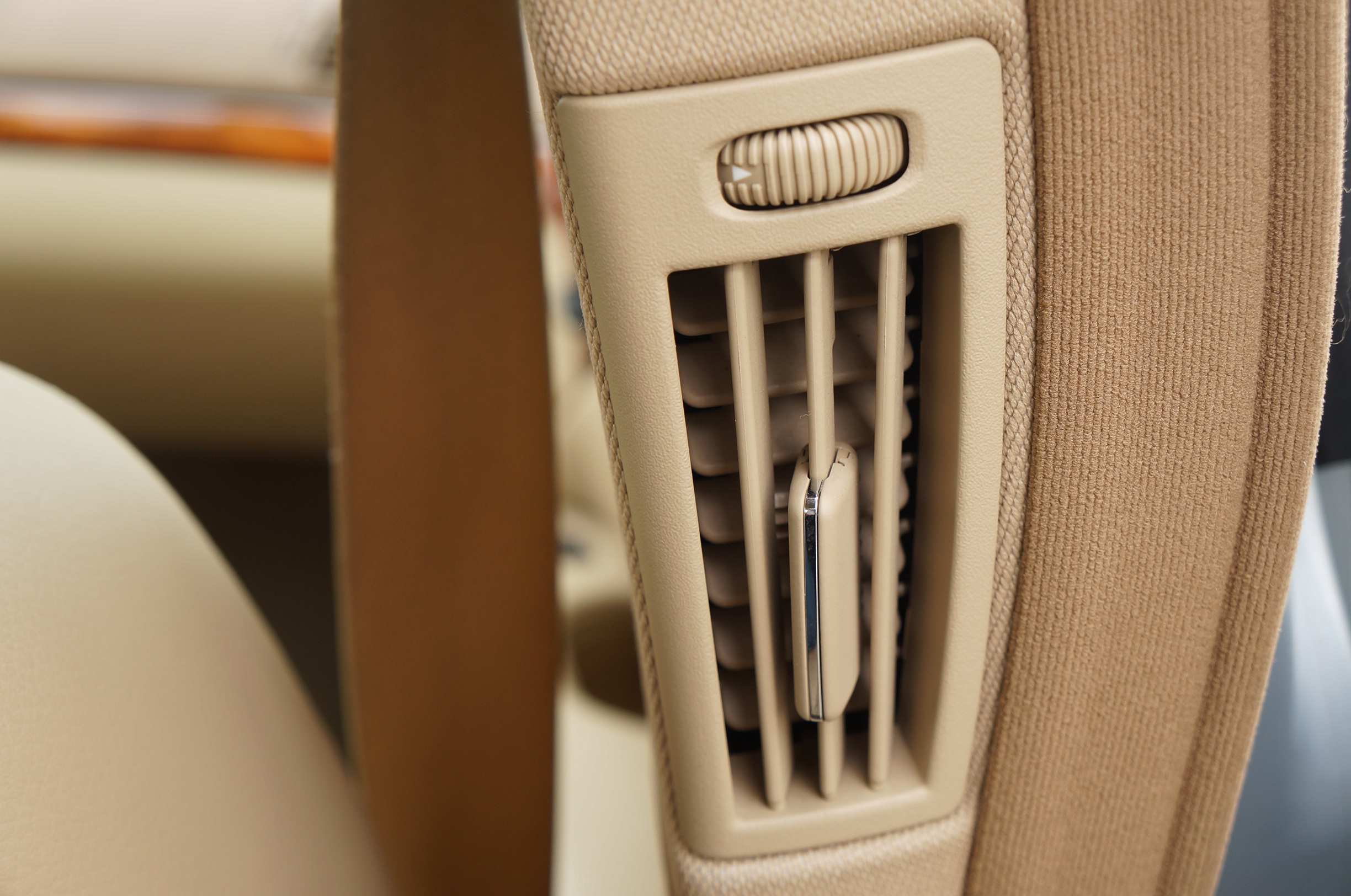 四眼老款奔驰e280,四眼奔驰e280值得入手吗