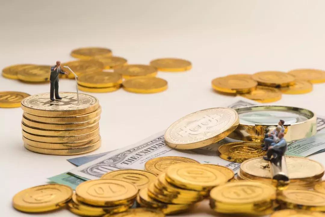 我拿着3000元月薪，教新中产炒币