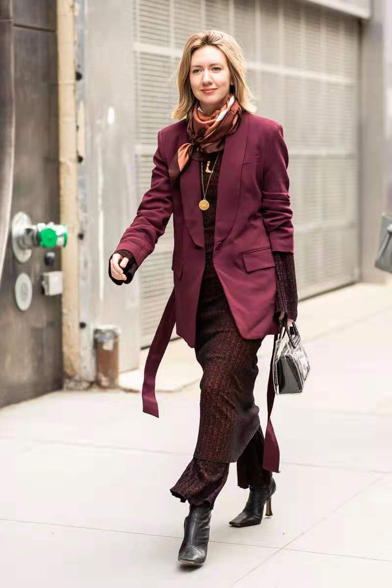 秋冬气质风衣西装搭配什么裤子,小西装vs长风衣到底怎么穿才时髦