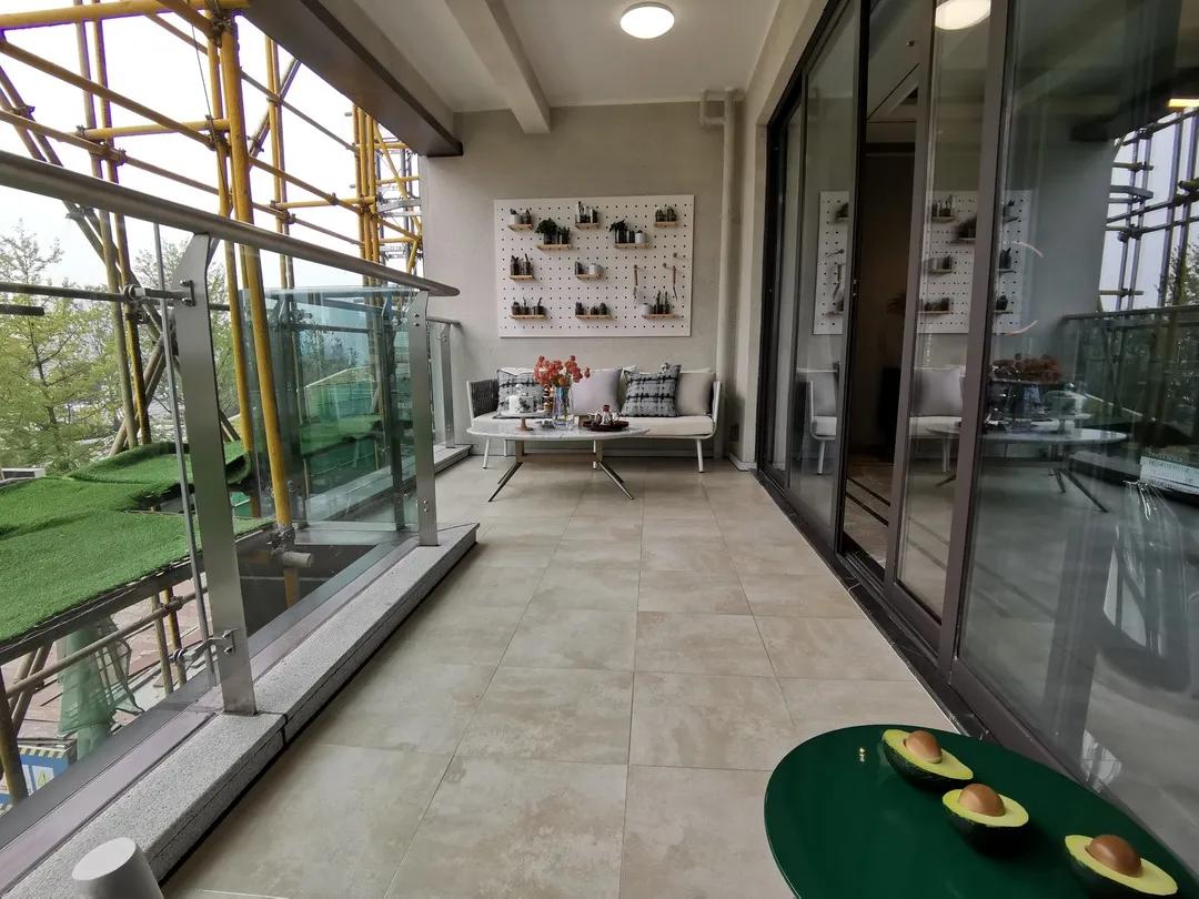 那些3万+的新盘，真带不动旁边1万+的二手房