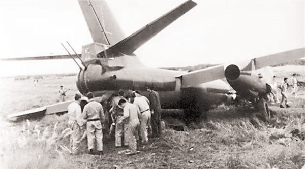 55年前李显斌驾机叛逃,在台湾获奖280万,娶美女为妻,最后怎样