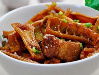 竹笋烧肉怎么烧好吃要不要焯水,竹笋烧肉最正宗的做法