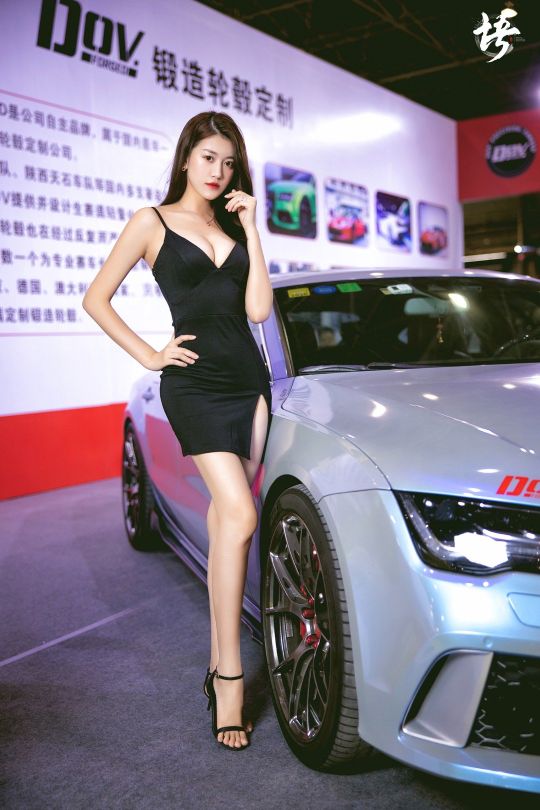 高级颜值美女小姐姐车模,高挑靓丽车模小姐姐