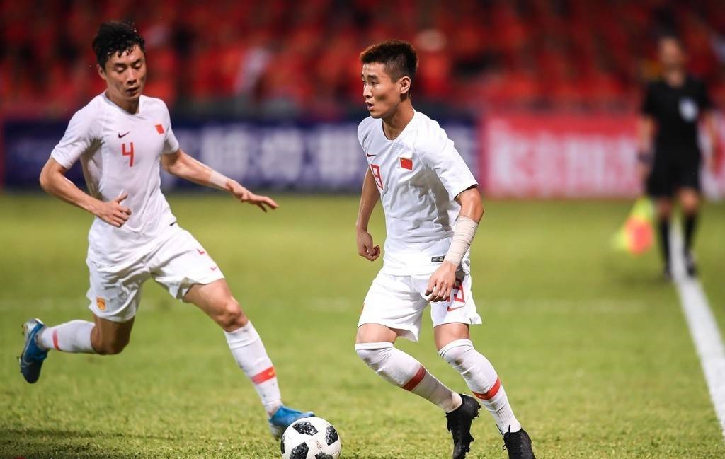 让人又爱又恨！韦世豪昨晚*毛老**病再犯，或成国足定时*弹炸**