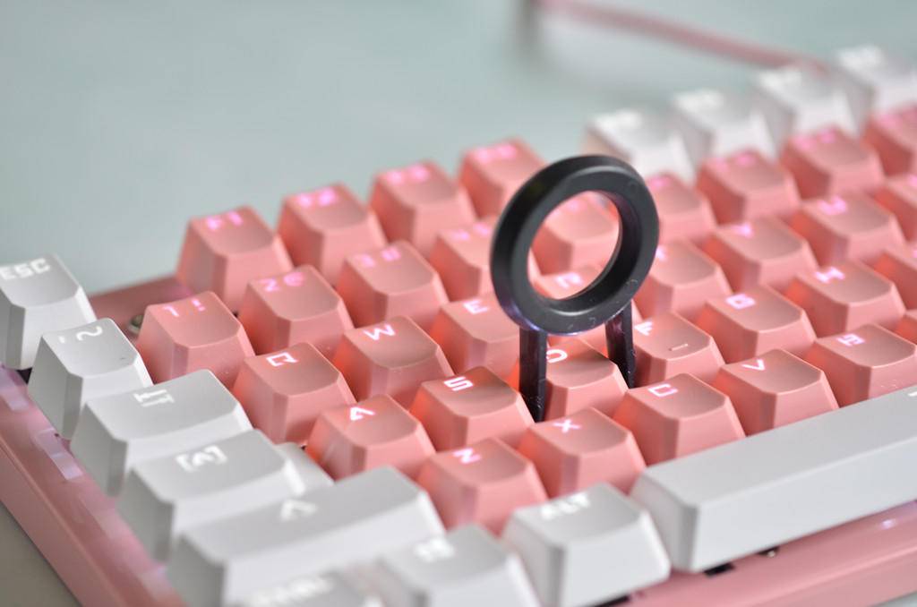 一款让女士心动的键盘,双飞燕f200q血手幽灵光轴机械键盘