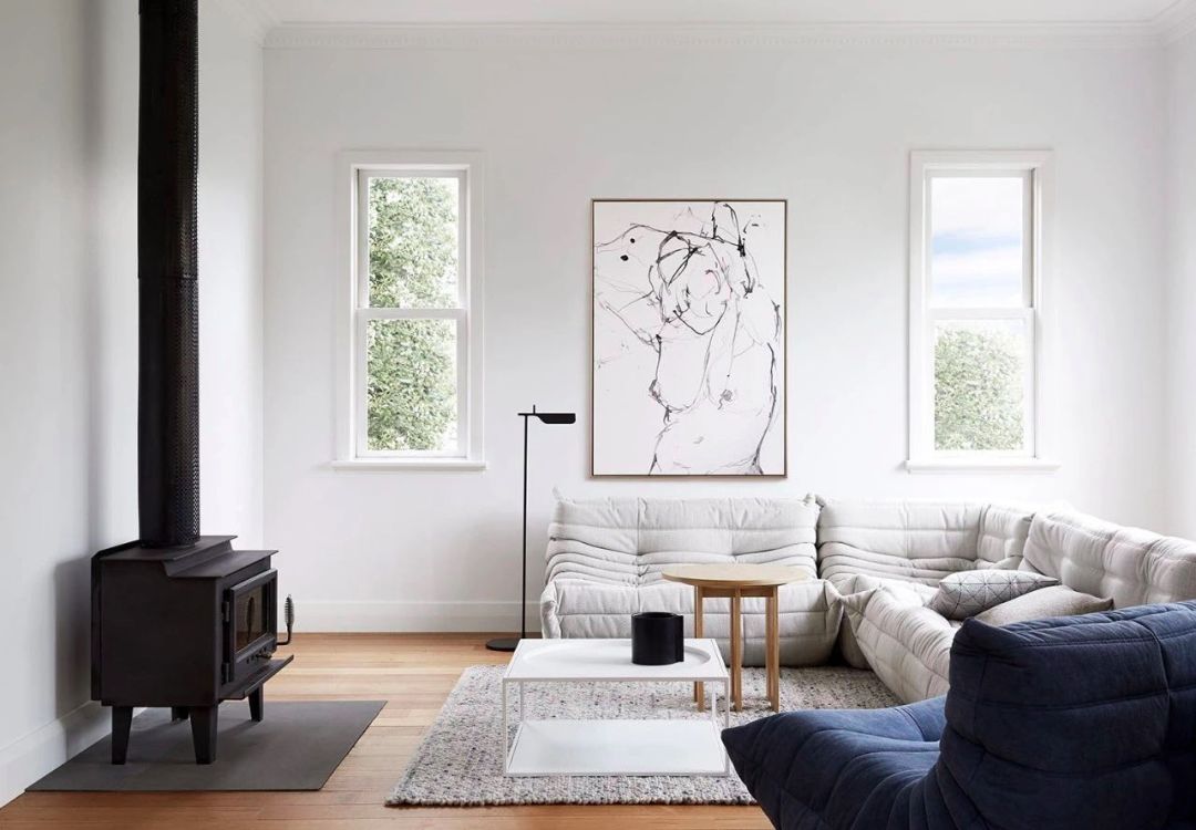 喷墙的白墙脏了怎么弄,白色墙体脏了一点怎么刷干净