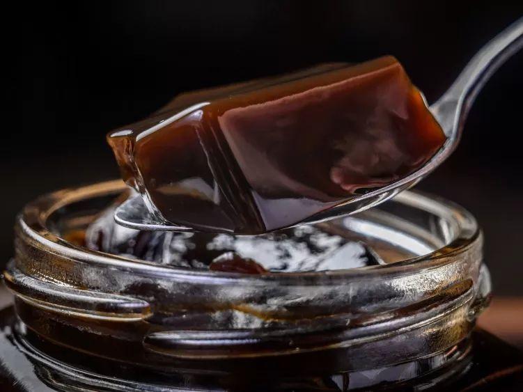 龟界百事通做的龟苓膏，煲前还要先玩火