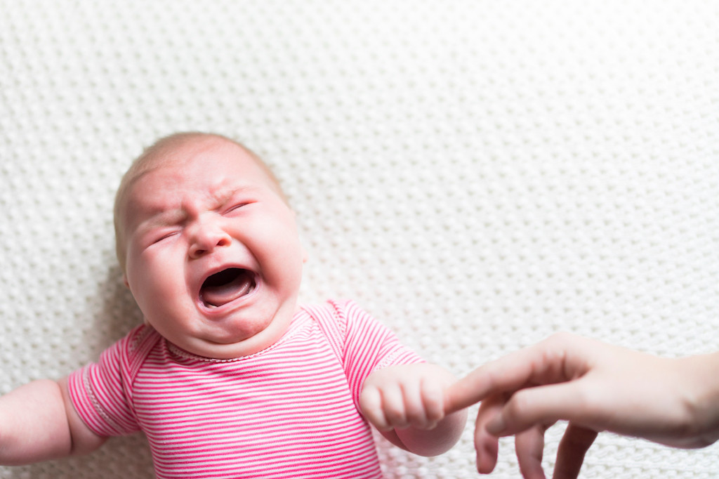 肠套叠最明显的症状有几点，多发于这些婴幼儿，黄金治疗期12小时