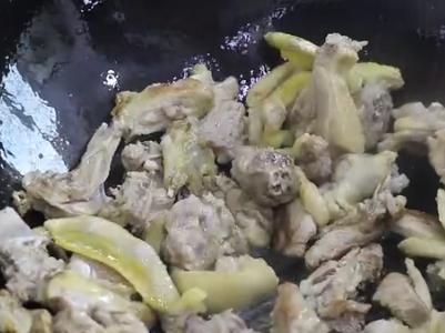 老鸭汤的正宗南京老鸭粉丝汤炖法,老鸭汤怎么做不腥好吃又简单