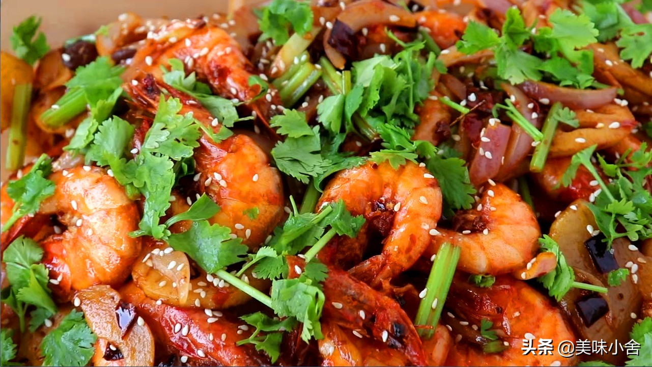 麻辣干锅虾比白灼好吃太多了,做麻辣干锅虾用火锅底料怎么做
