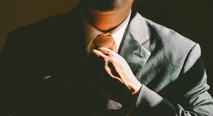 男士正装西装领带怎么系,男生穿西装领带礼仪