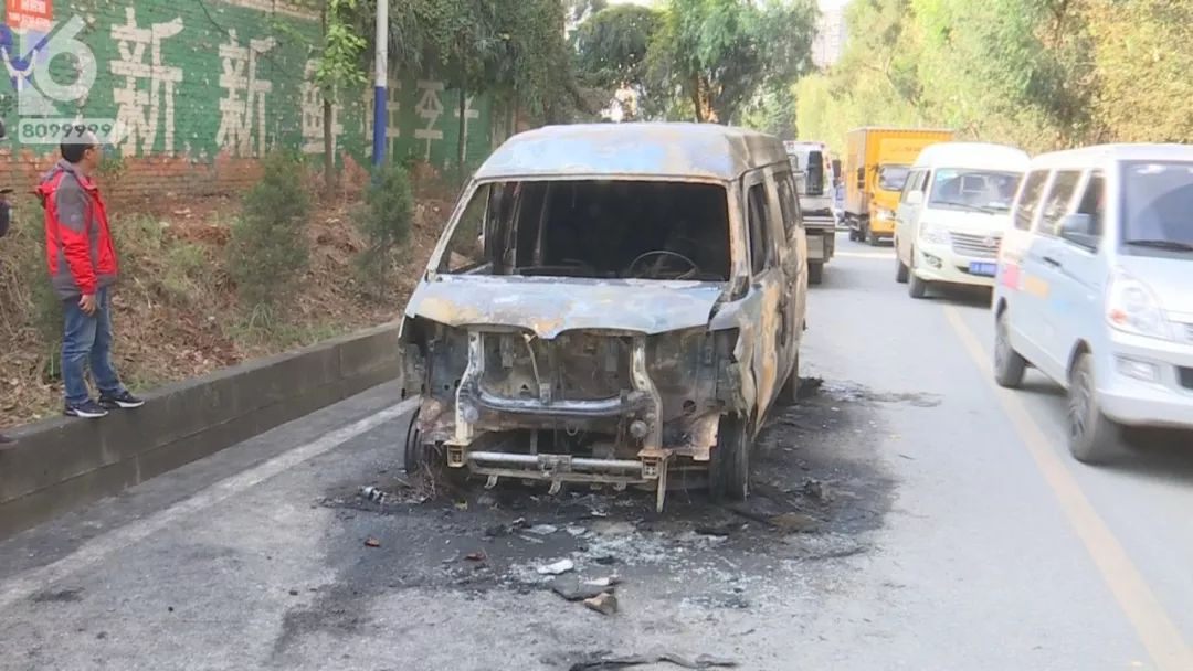 租的车烧起来了怎么办,租的车子自燃租车人要赔偿吗