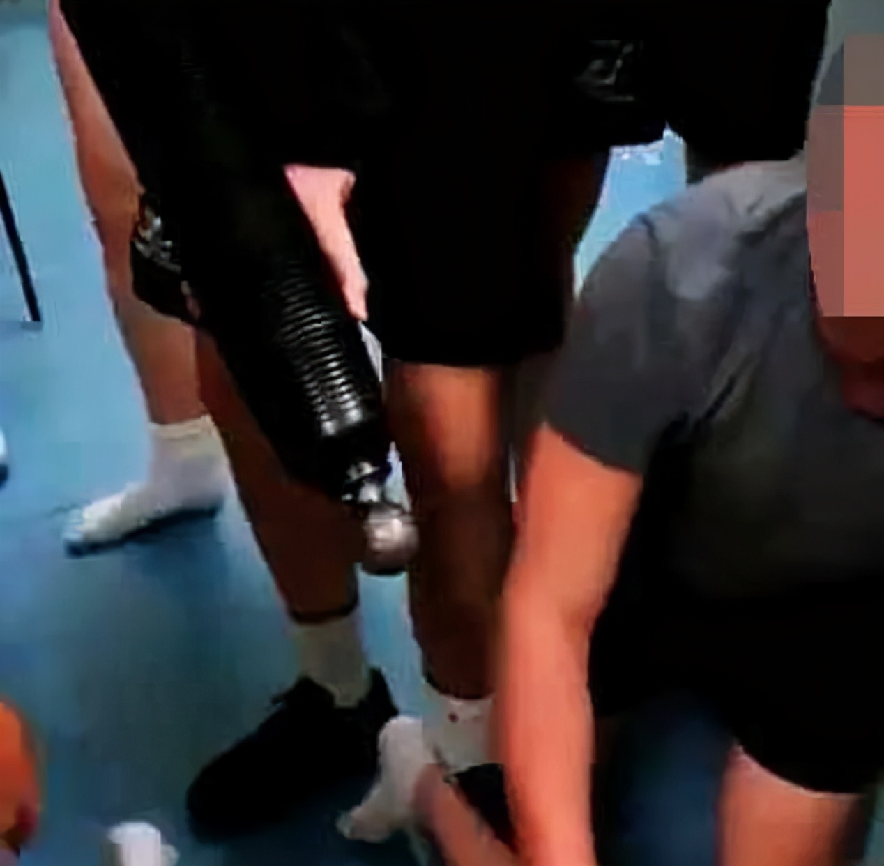 强奸美国女兵、铁球塞进肛门，英国皇家*队军**纪律松弛颜面尽失