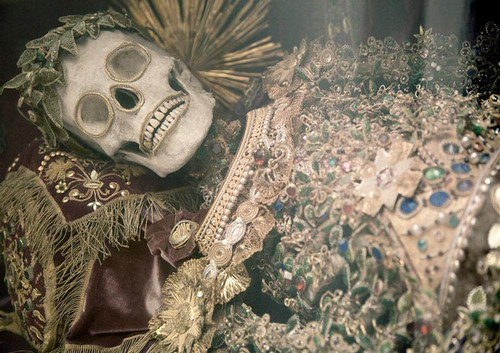 麦昆亚历山大设计师,亚历山大麦昆的设计师