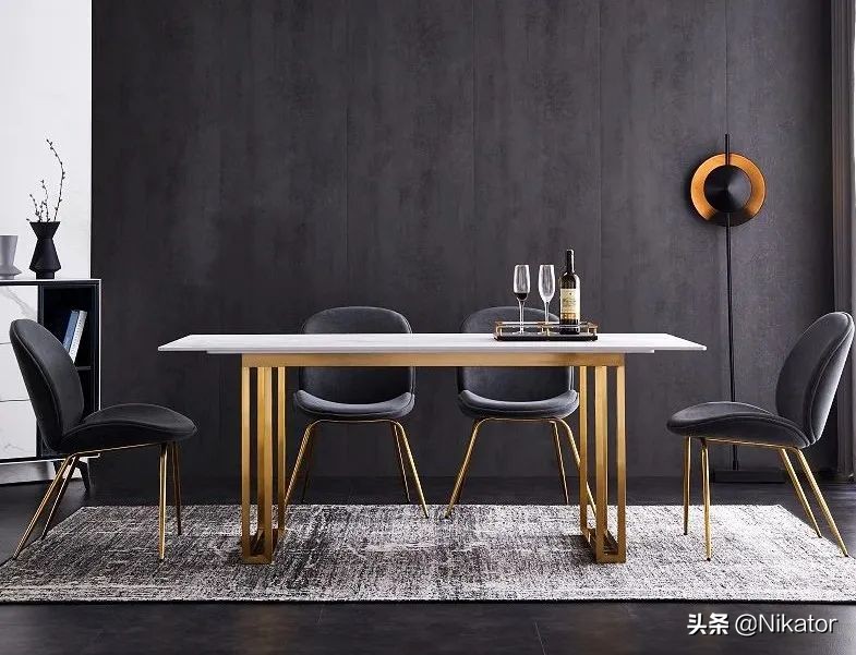 美式装修餐桌用圆的还是方的,餐厅较大餐桌选方的还是圆的好