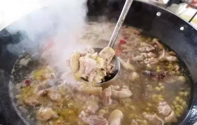 鸡肉焯水再炒是不是会柴,鸡肉焯水会不会柴