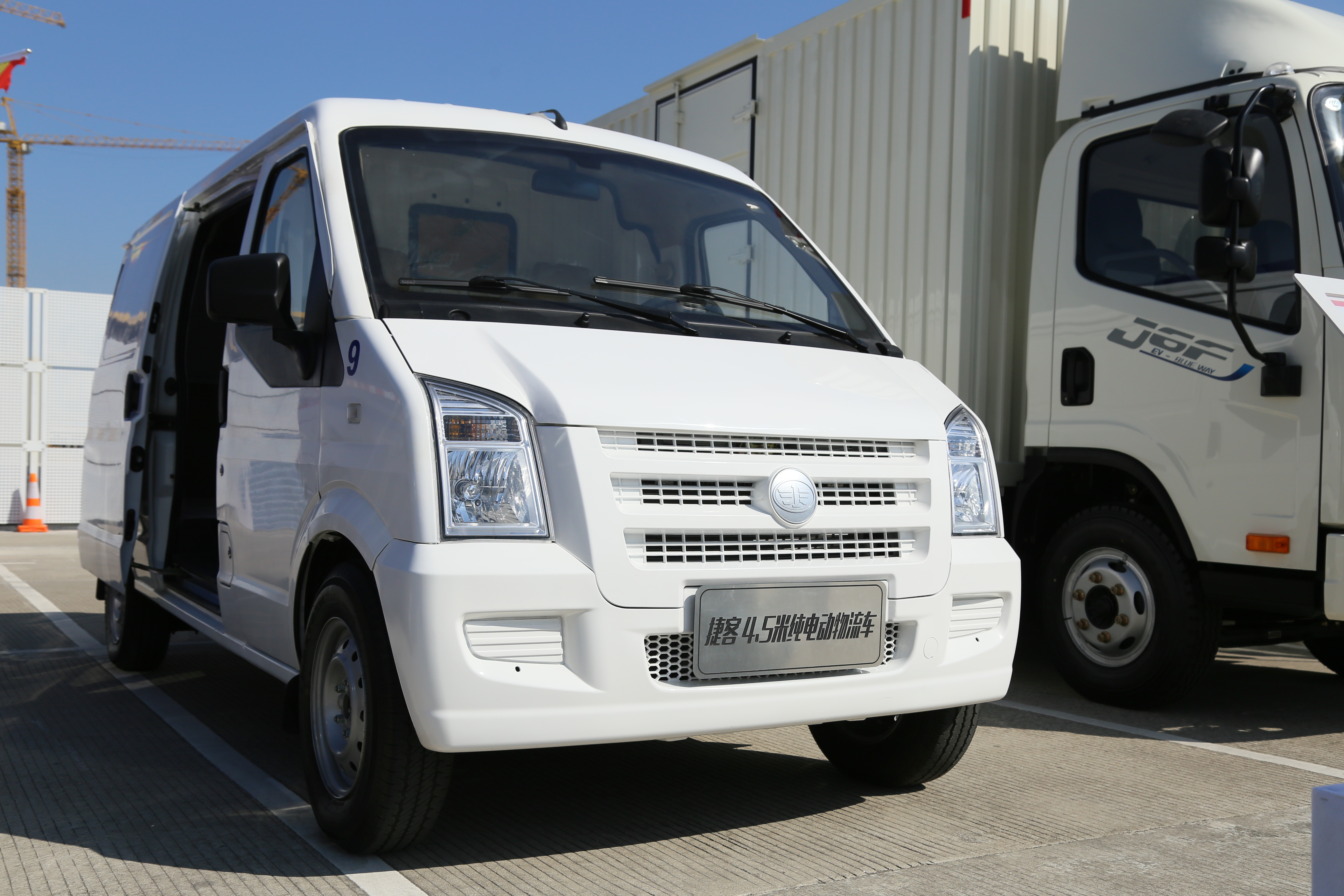 一汽解放还在生产客车吗,一汽解放智慧客车