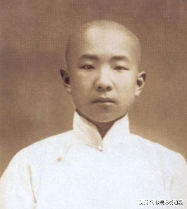 启功自述生平视频,启功晚年照片大全