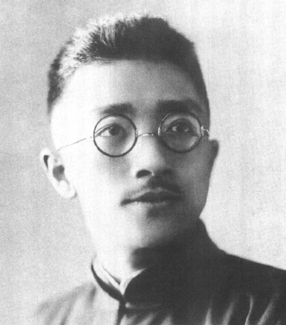 民国大师：23岁守寡，大字不识一个，养出拿了35个博士的北大校长