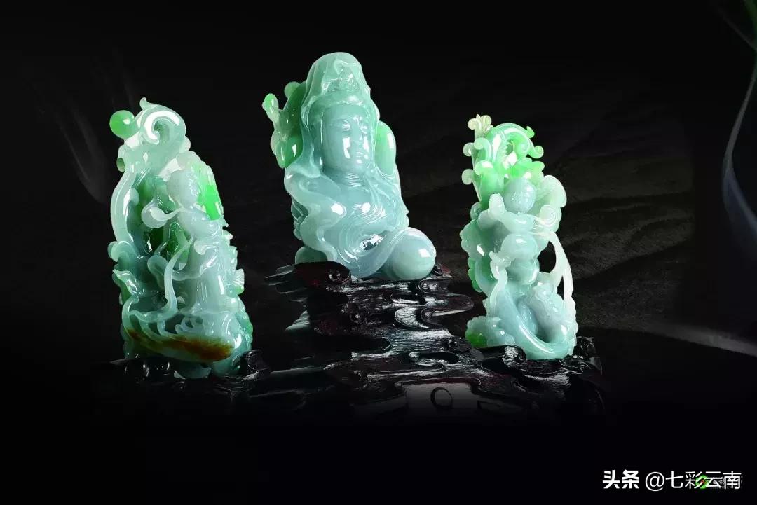 选翡翠当然不能马虎！翡翠代表了你的心