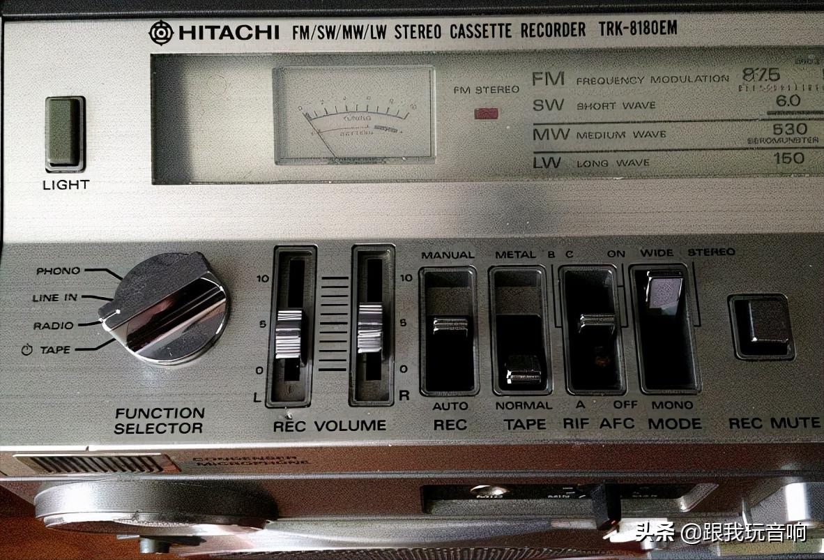 日立收音机2200,日立双卡录音机